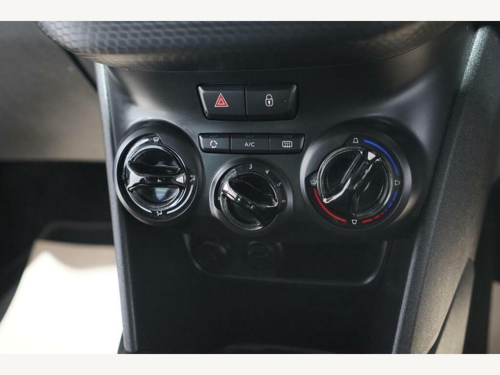 Peugeot 208 1.2L Puretech 82 5-Speed White #15