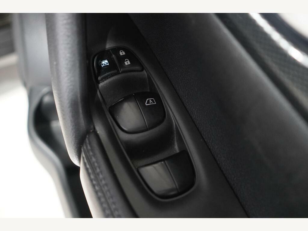 Nissan X-Trail 1.6L Dci Tekna Xtronic 130 Bhp Black #23
