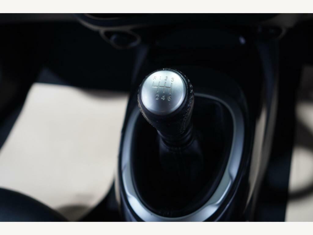 Nissan Juke 1.5 Tekna Dci 5 Seat Family Suv With Euro6 White #28