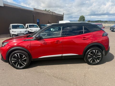 Peugeot 2008 Puretech S S Red #4