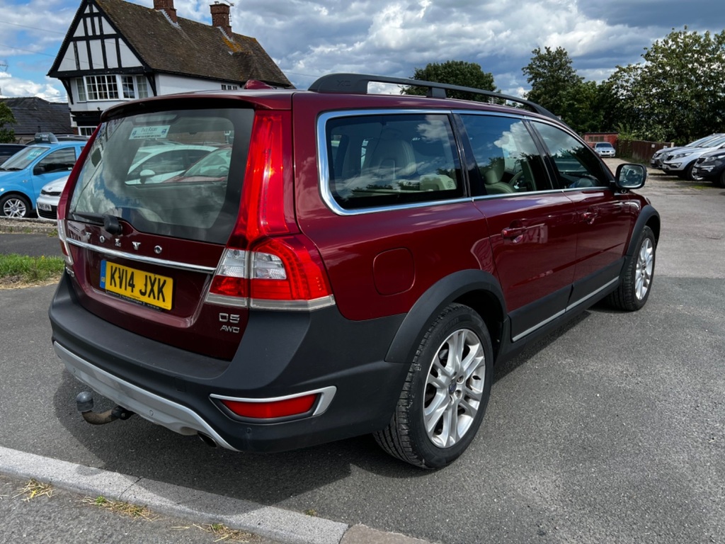 Volvo XC70 2014 2.4L D5 Se Lux Nav Awd 212 Bhp Silver #9