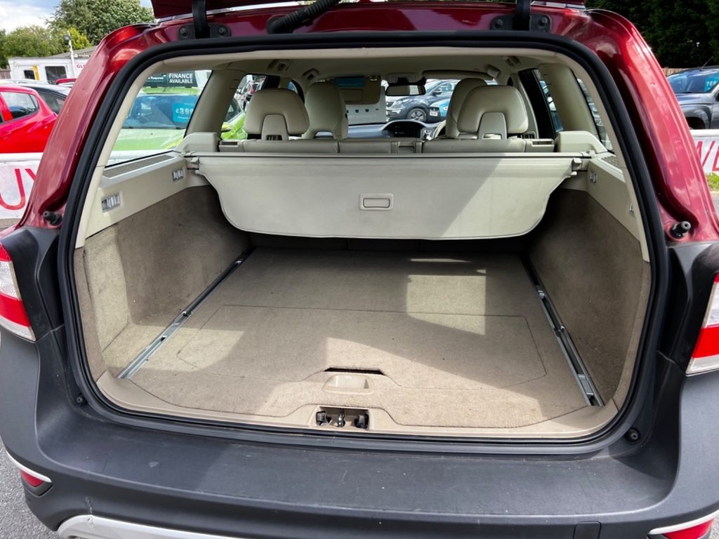 Volvo XC70 2014 2.4L D5 Se Lux Nav Awd 212 Bhp Silver #8