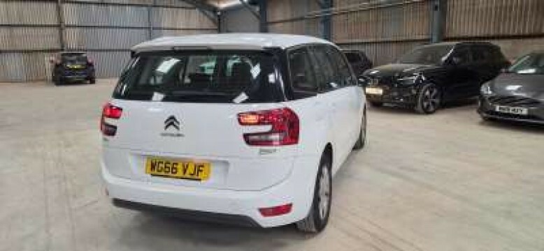 Citroen Grand C4 Picasso Mpv 1.6 Bluehdi Touch Edition 2016 White #4