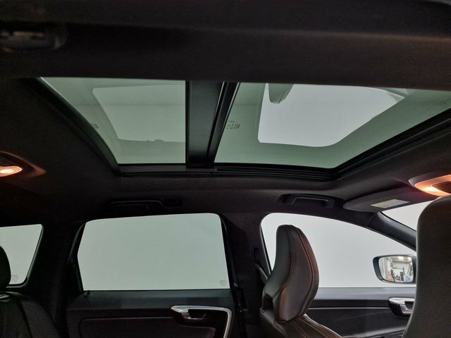 Volvo XC60 2.0 D4 R Design Lux Nav Suv 190 Black #14