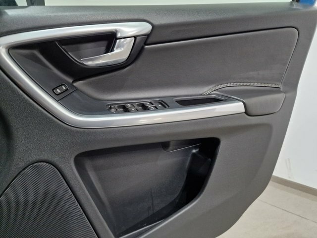 Volvo XC60 2.0 D4 R Design Lux Nav Suv 190 Black #77