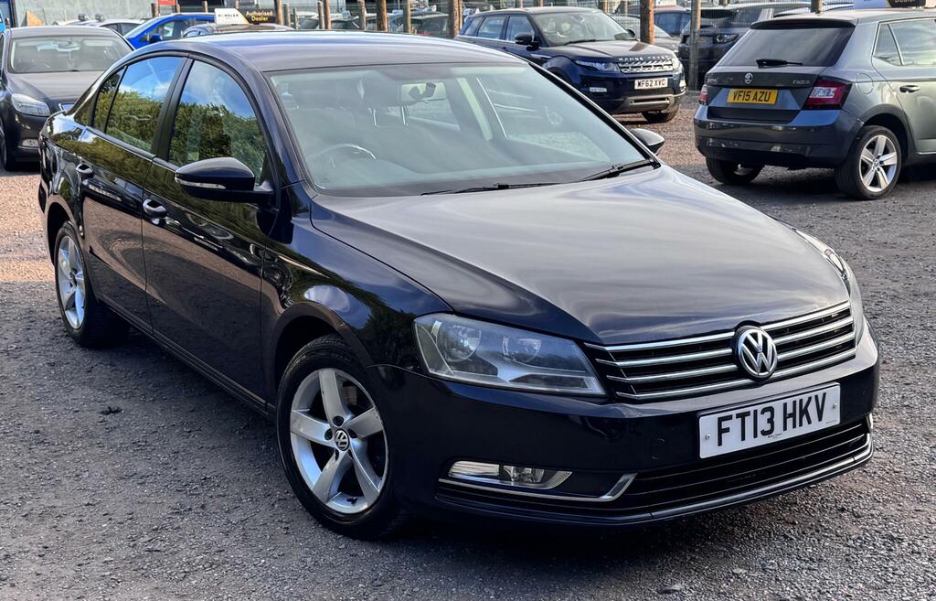 Volkswagen Passat S Black #6