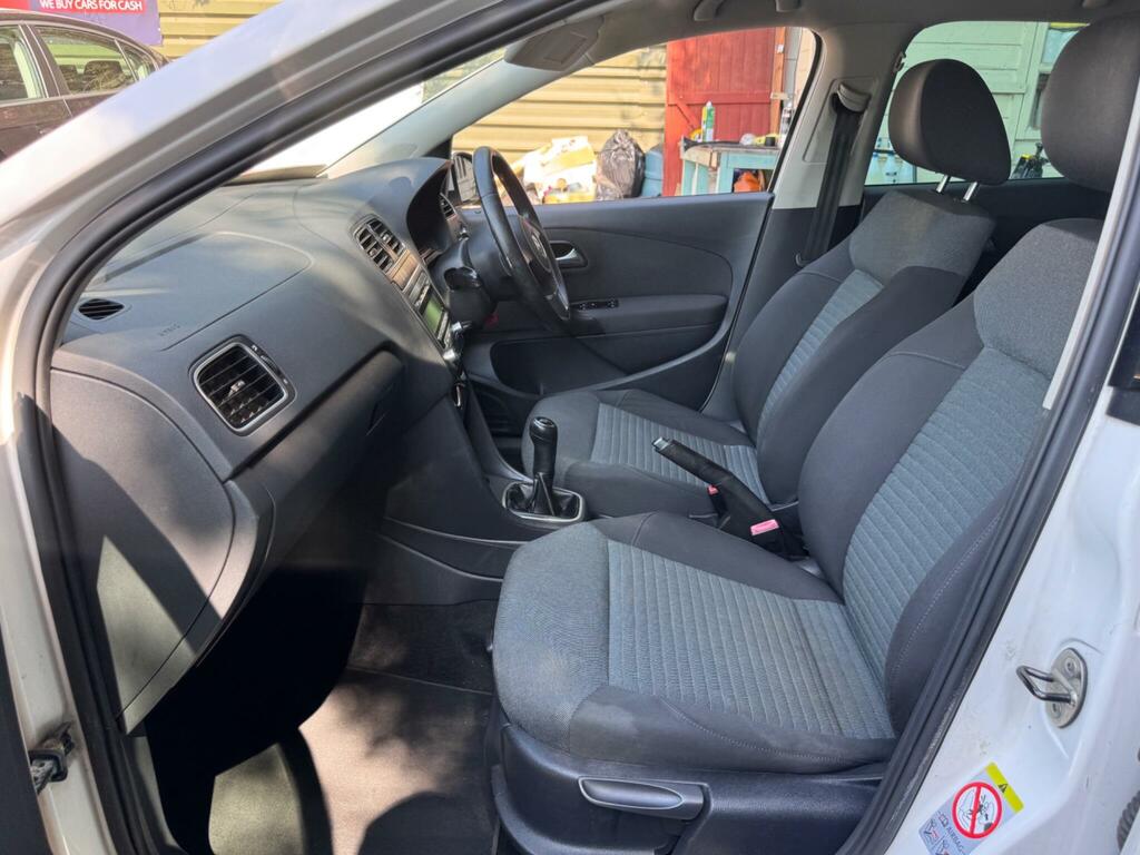 Volkswagen Polo 2011 1.2 Match Hatchback Euro 5 White #60