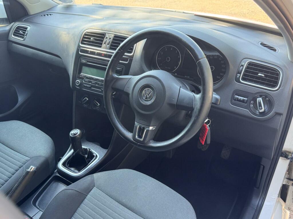 Volkswagen Polo 2011 1.2 Match Hatchback Euro 5 White #19