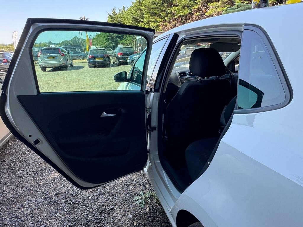 Volkswagen Polo 2011 1.2 Match Hatchback Euro 5 White #68