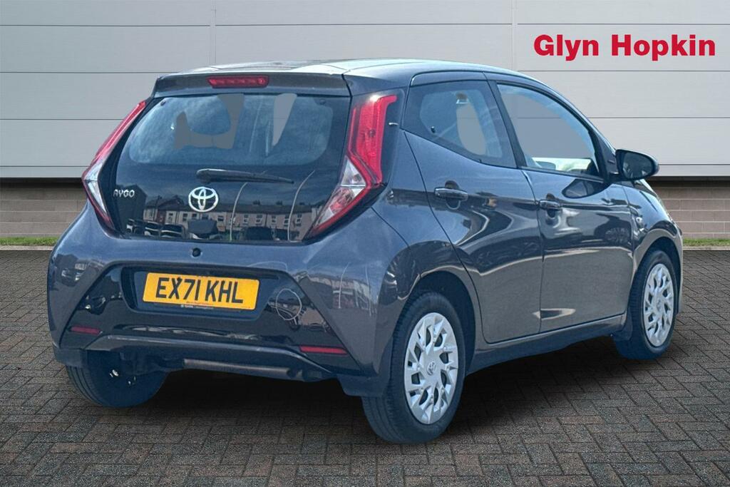 Toyota Aygo 1.0 Vvt-i X-play Tss EX71KHL Grey #3