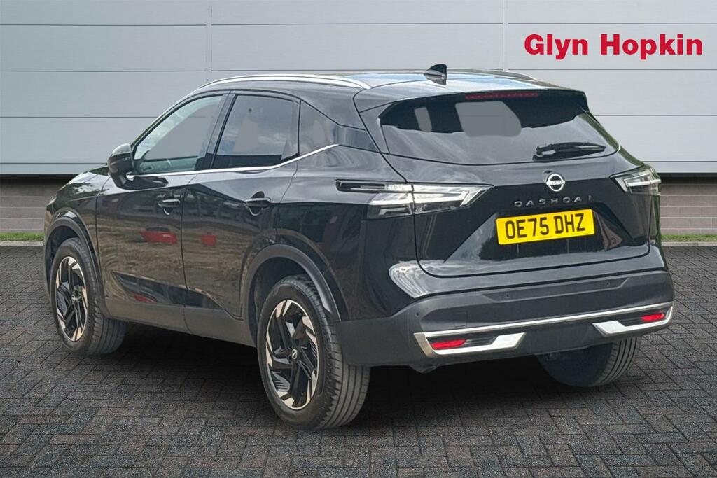 Nissan Qashqai 1.3 Dig-t Mh 158 N-connecta Xtronic OE75DHZ Black #5