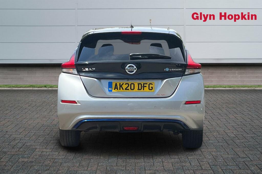 Nissan Leaf 160Kw E N-tec 62Kwh Silver #4