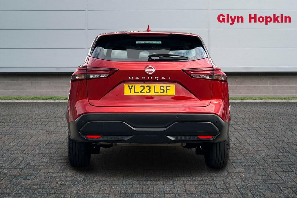 Nissan Qashqai 1.3 Dig-t Mh Acenta Premium Red #4
