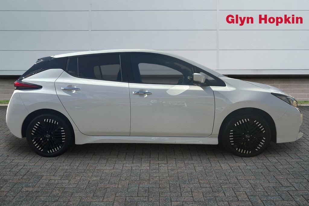 Nissan Leaf 110Kw N-connecta 39Kwh White #2