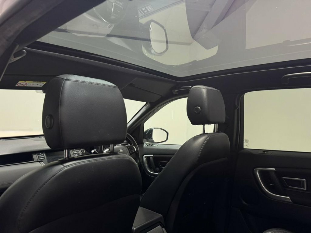 Land Rover Discovery Sport 2L Landmark YT68HGA White #5