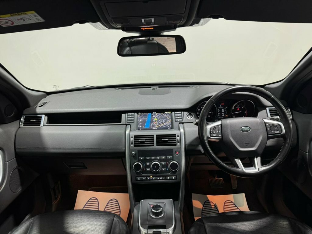 Land Rover Discovery Sport 2L Landmark YT68HGA White #4