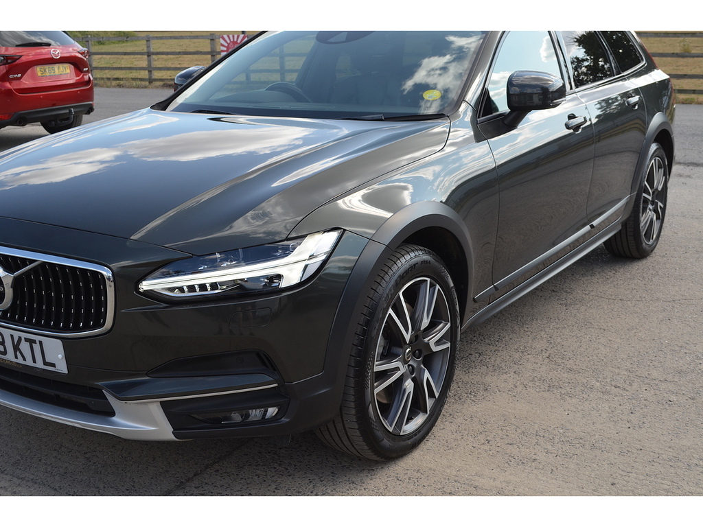 Volvo V90 Cross Country D5 Powerpulse Awd Pro Pack, Heated Wind Gold #37
