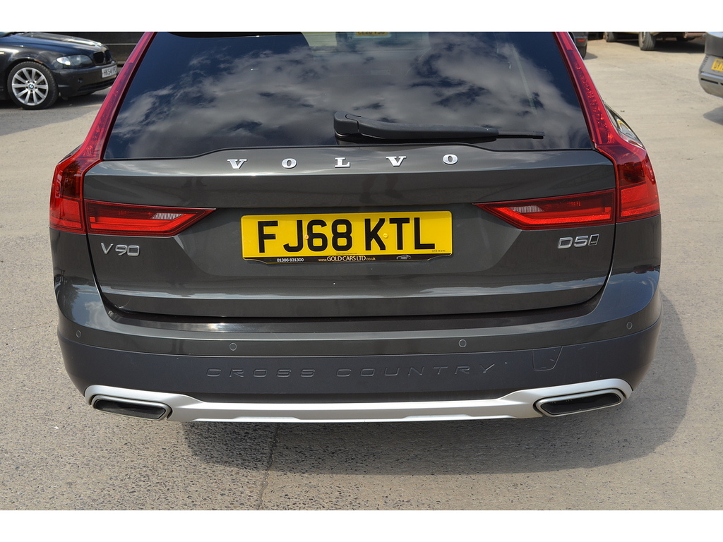 Volvo V90 Cross Country D5 Powerpulse Awd Pro Pack, Heated Wind Gold #40