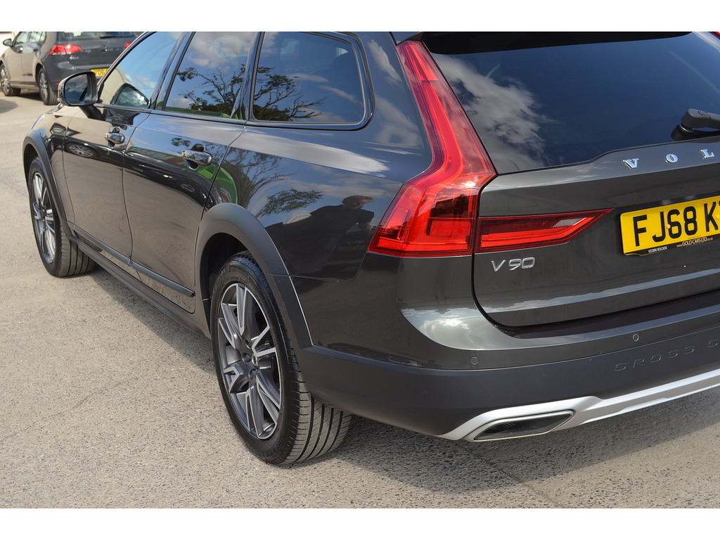 Volvo V90 Cross Country D5 Powerpulse Awd Pro Pack, Heated Wind Gold #38