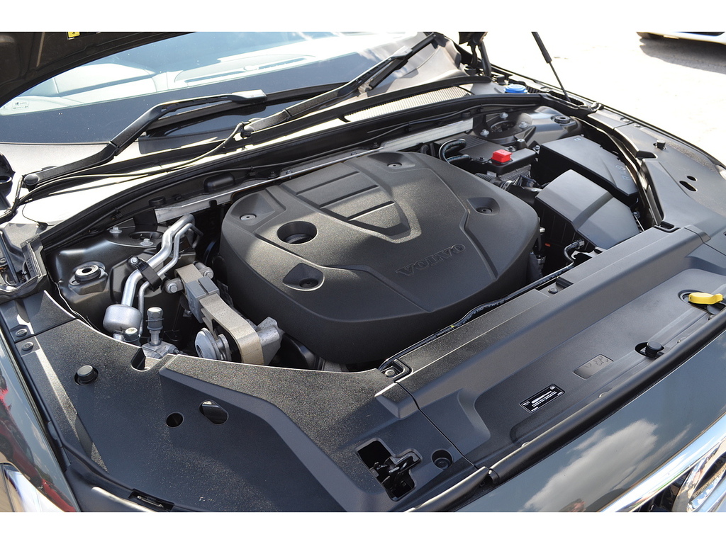 Volvo V90 Cross Country D5 Powerpulse Awd Pro Pack, Heated Wind Gold #28
