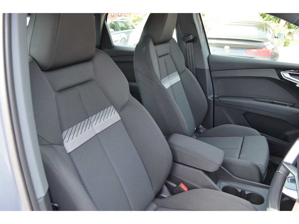 Audi Q4 E Tron Q4 Sportback S Sport 40 E-tron 150,00 Kw Silver #28