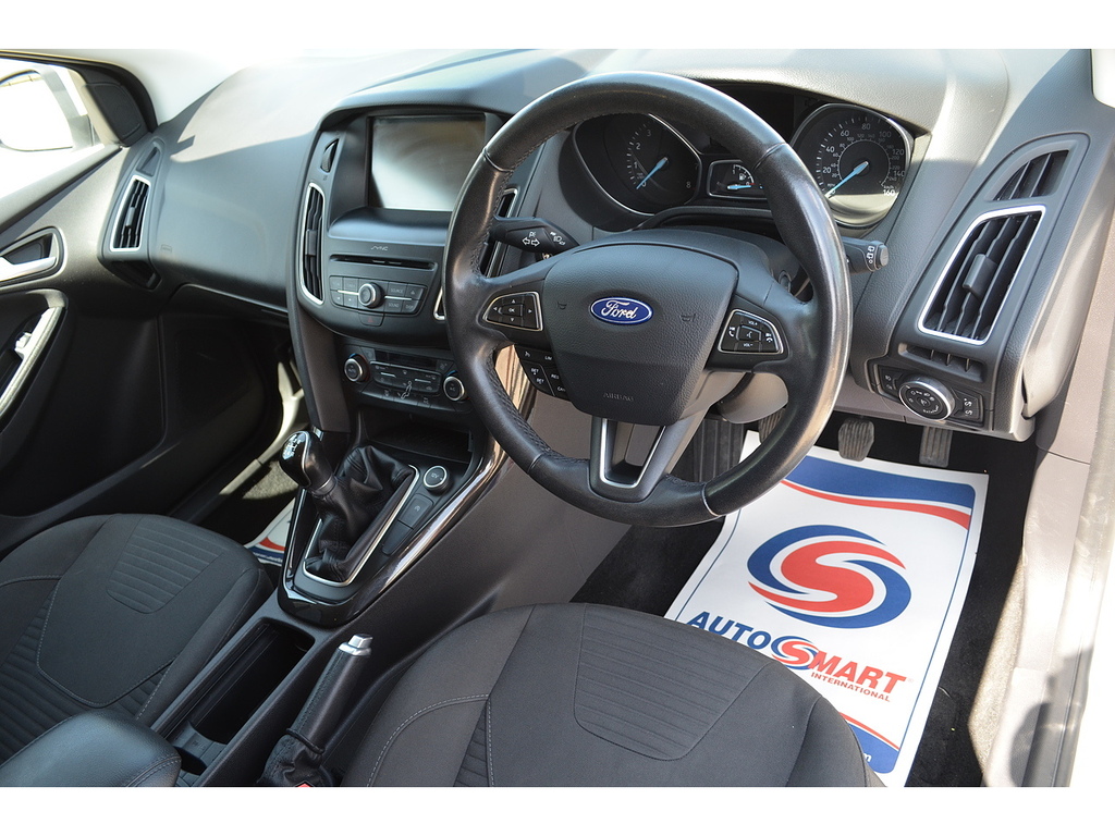 Ford Focus T Ecoboost Titanium White #2