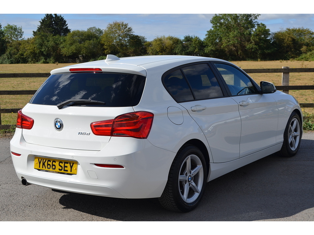 BMW 1 Series 116D Ed Plus White #6