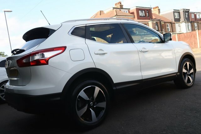 Nissan Qashqai 2015 1.2 Dig-t N-tec Suv 2Wd Eu White #3