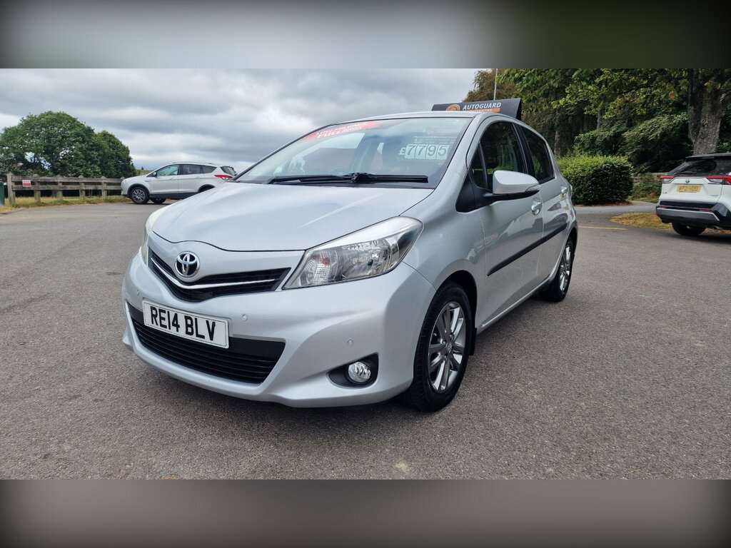 Toyota Yaris 1.33 Dual Vvt-i Icon Plus Hatchback Man Silver #2