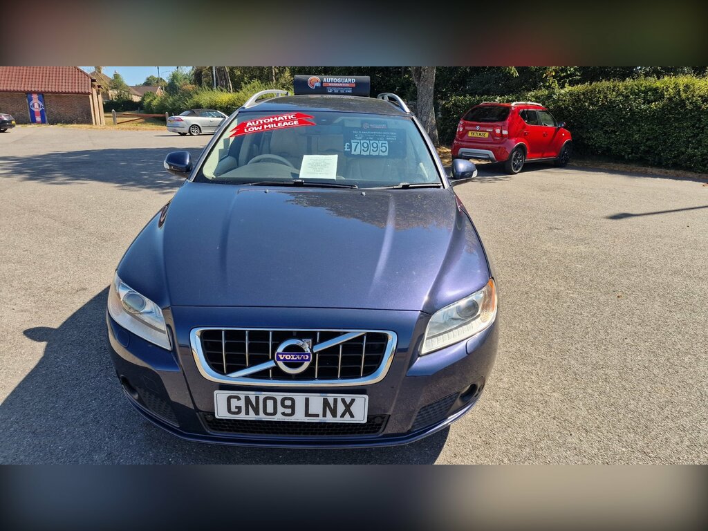 Volvo V70 2.4 D5 Se Lux Premium Estate Geartronic Blue #2