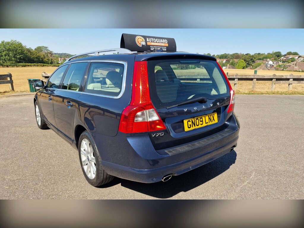 Volvo V70 2.4 D5 Se Lux Premium Estate Geartronic Blue #4