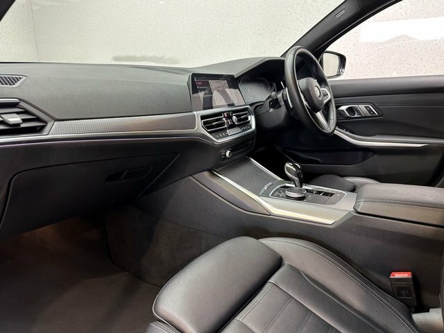 BMW 3 Series 2.0 320I M Sport Saloon Euro 6 S Orange #3