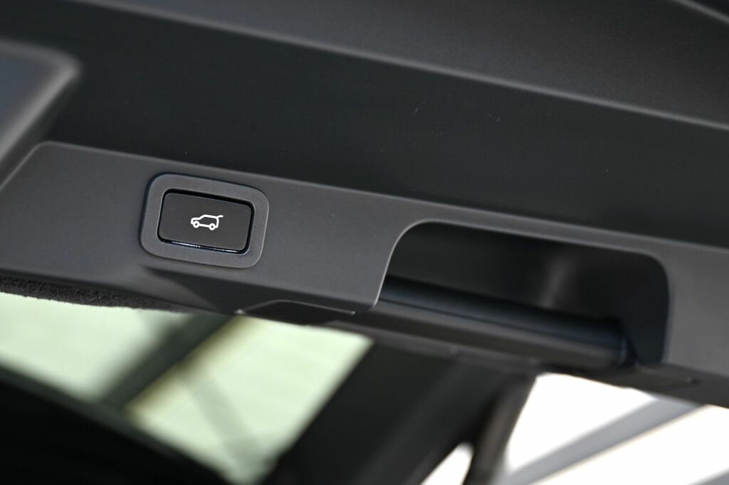 Land Rover Range Rover Sport Svr Black #15