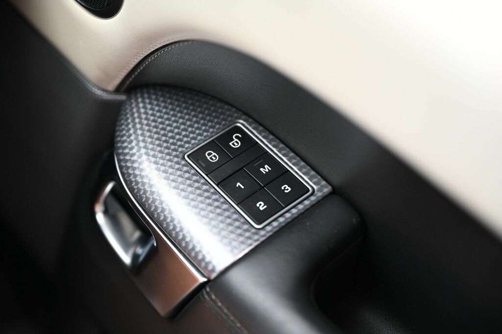 Land Rover Range Rover Sport Svr Black #68