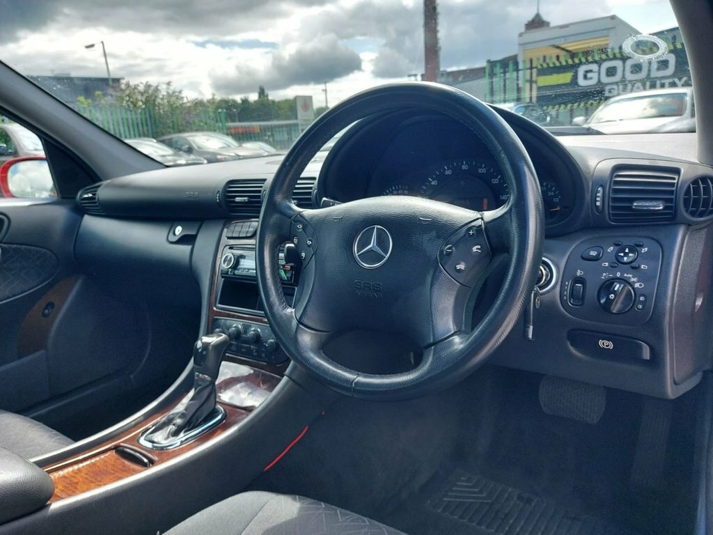 Mercedes-Benz C Class Convertible 2.0 C 200 Amg Line Premium Plus Black #10