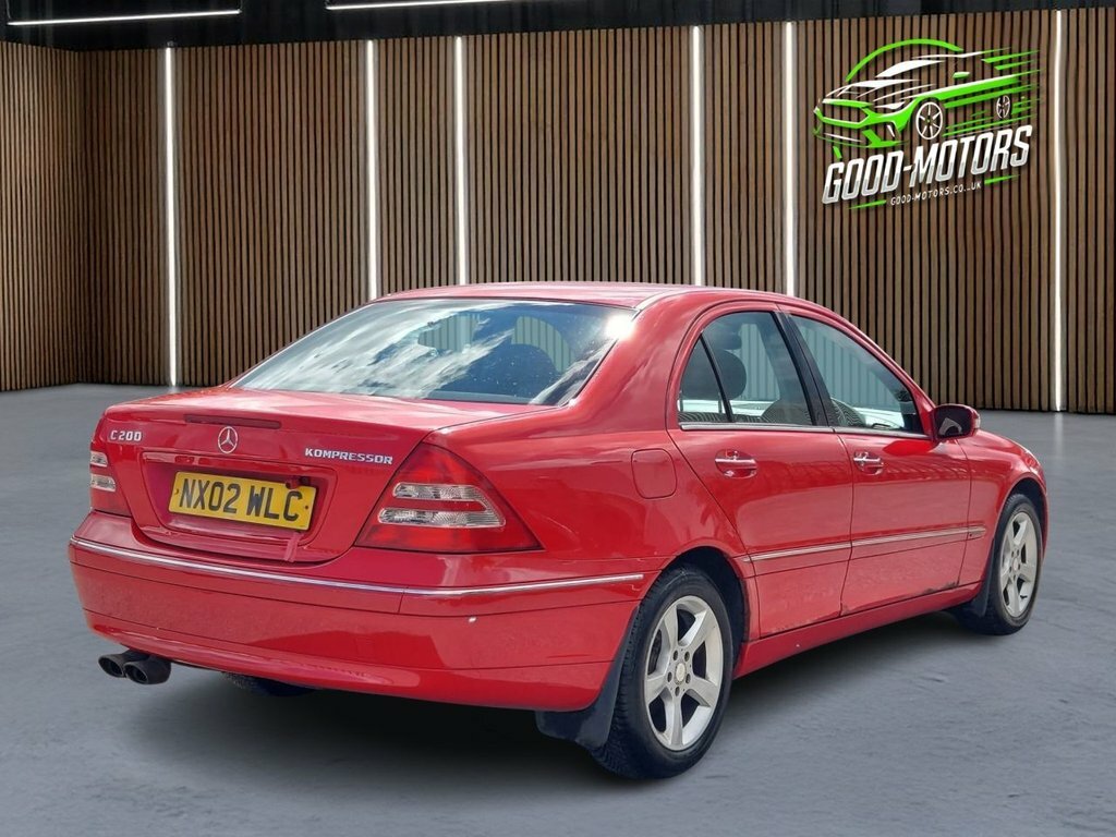 Mercedes-Benz C Class Saloon Red #5