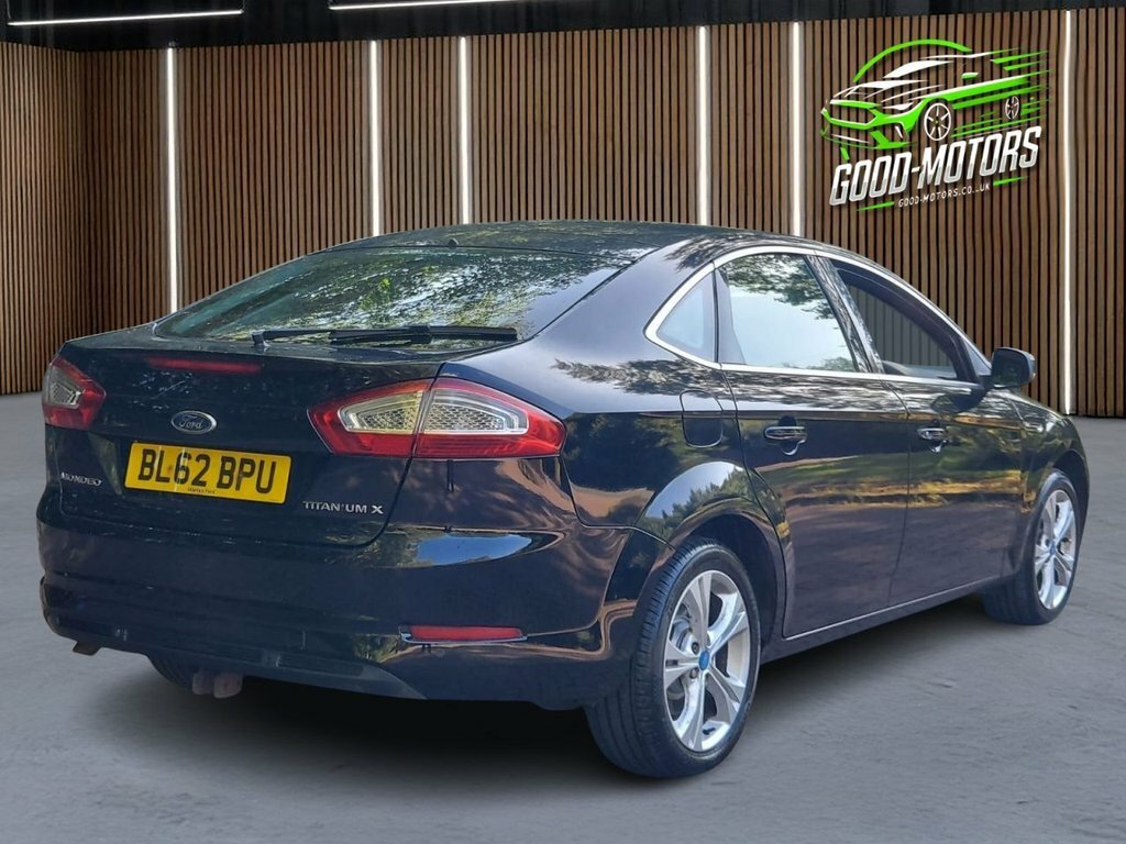 Ford Mondeo Hatchback Black #6