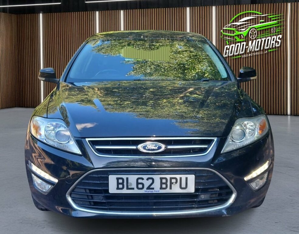 Ford Mondeo Hatchback Black #3