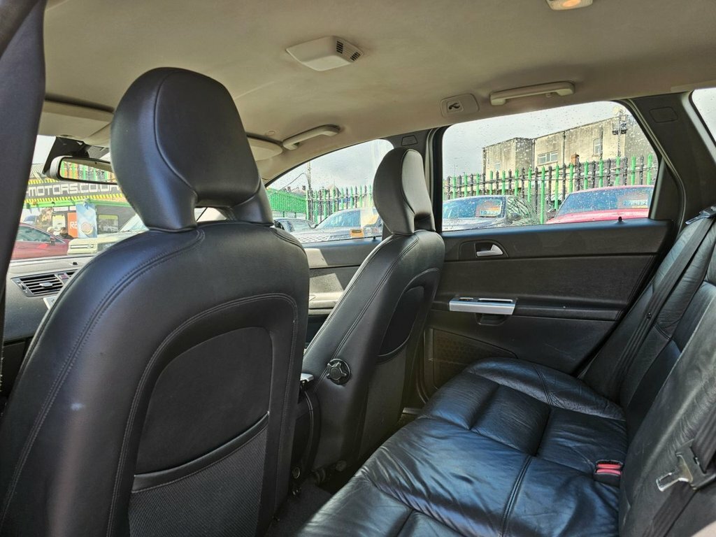 Volvo V50 D3 150 Se Lux Edition Geartronic Silver #15
