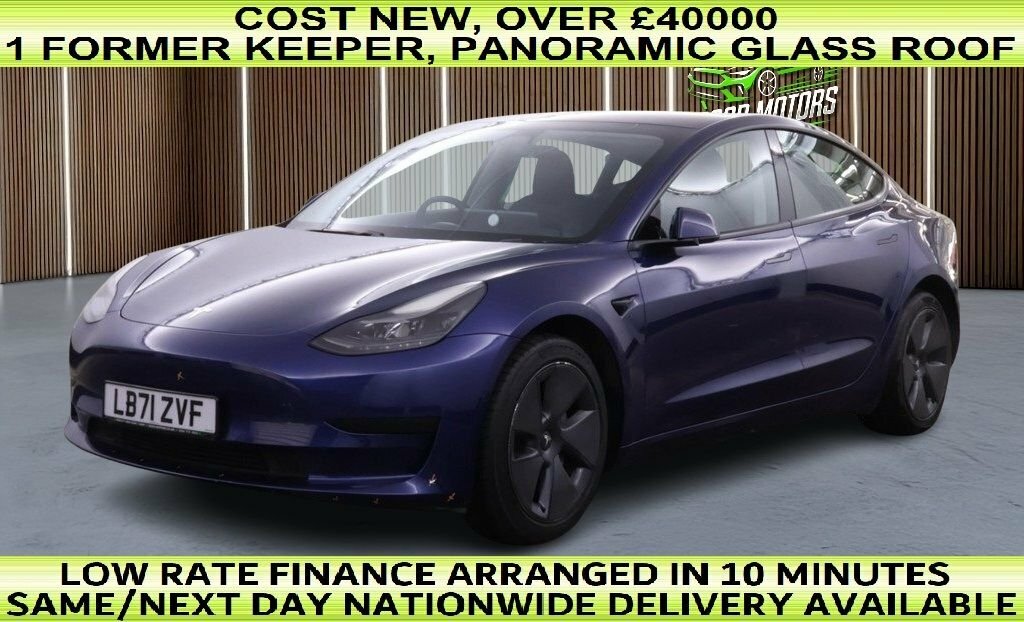 Tesla Model 3 Saloon Blue
