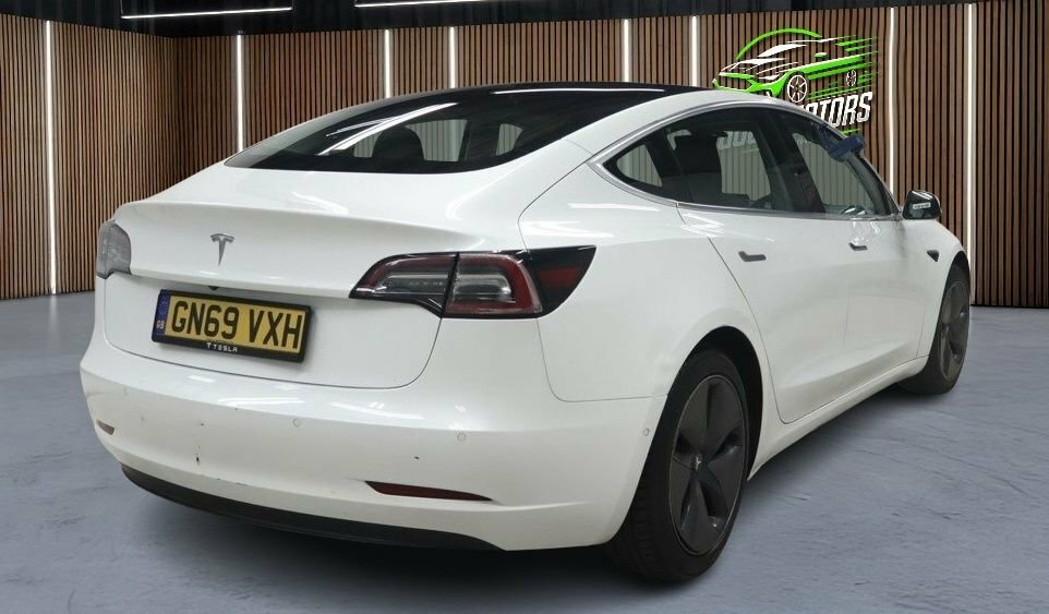 Tesla Model 3 Saloon White #4