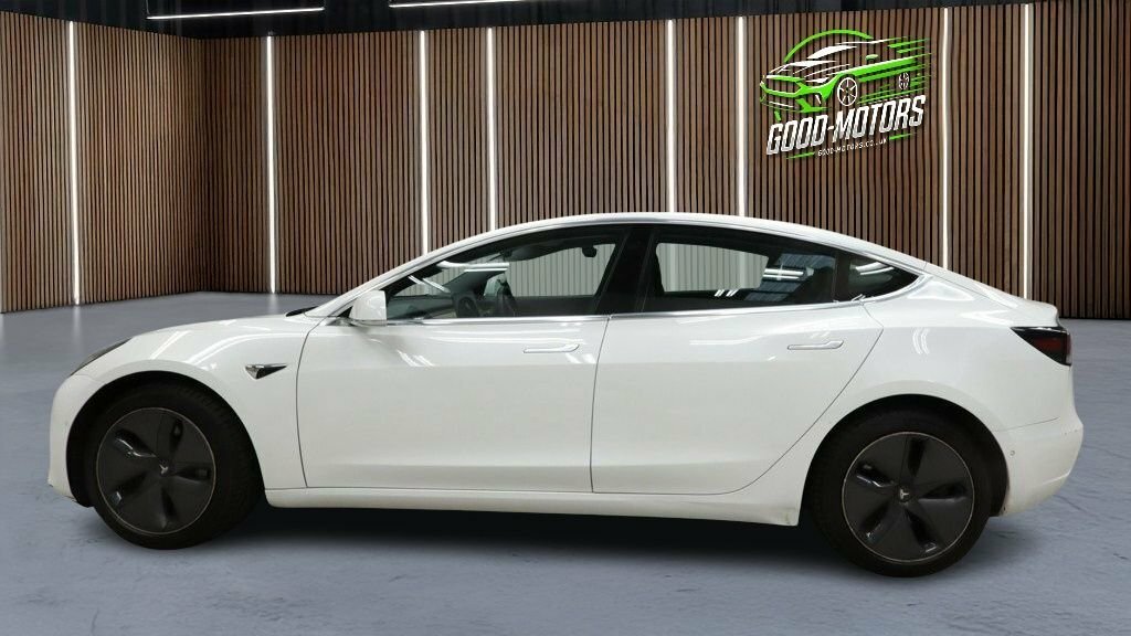 Tesla Model 3 Saloon White #6