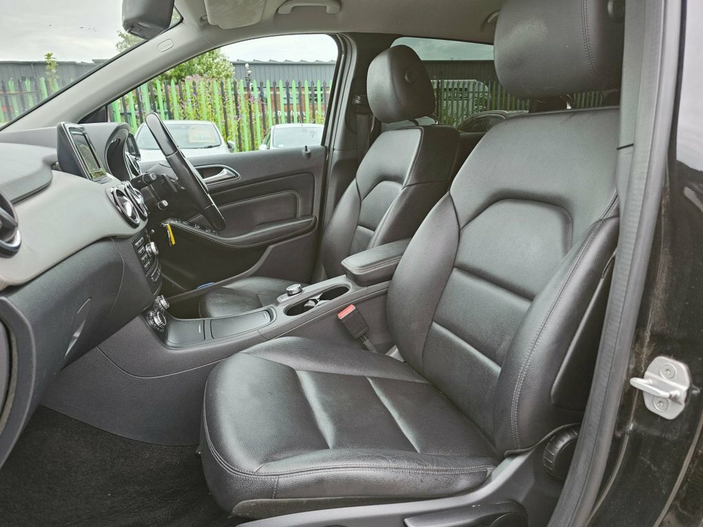 Mercedes-Benz B Class Mercedes Benz B180 1.8 Blue Efficiency Sport Black #13