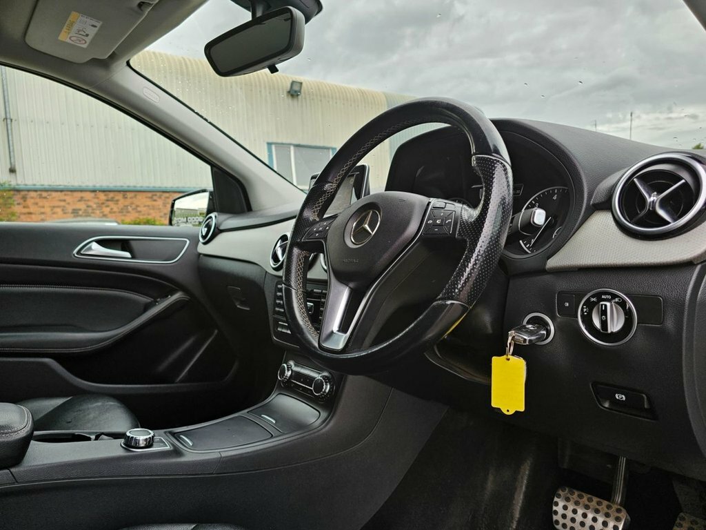 Mercedes-Benz B Class Mercedes Benz B180 1.8 Blue Efficiency Sport Black #11