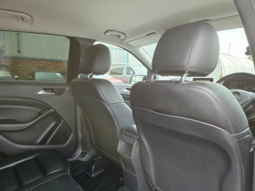Mercedes-Benz B Class Mercedes Benz B180 1.8 Blue Efficiency Sport Black #18