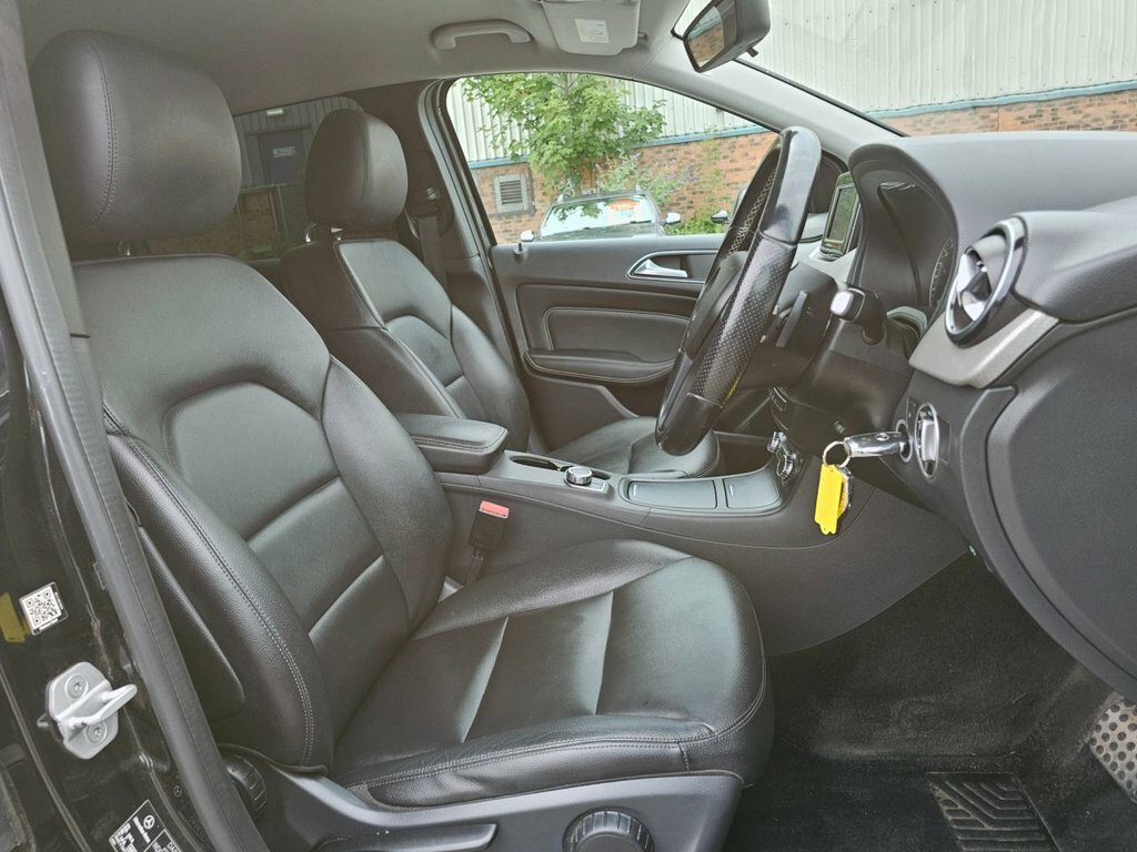Mercedes-Benz B Class Mercedes Benz B180 1.8 Blue Efficiency Sport Black #12