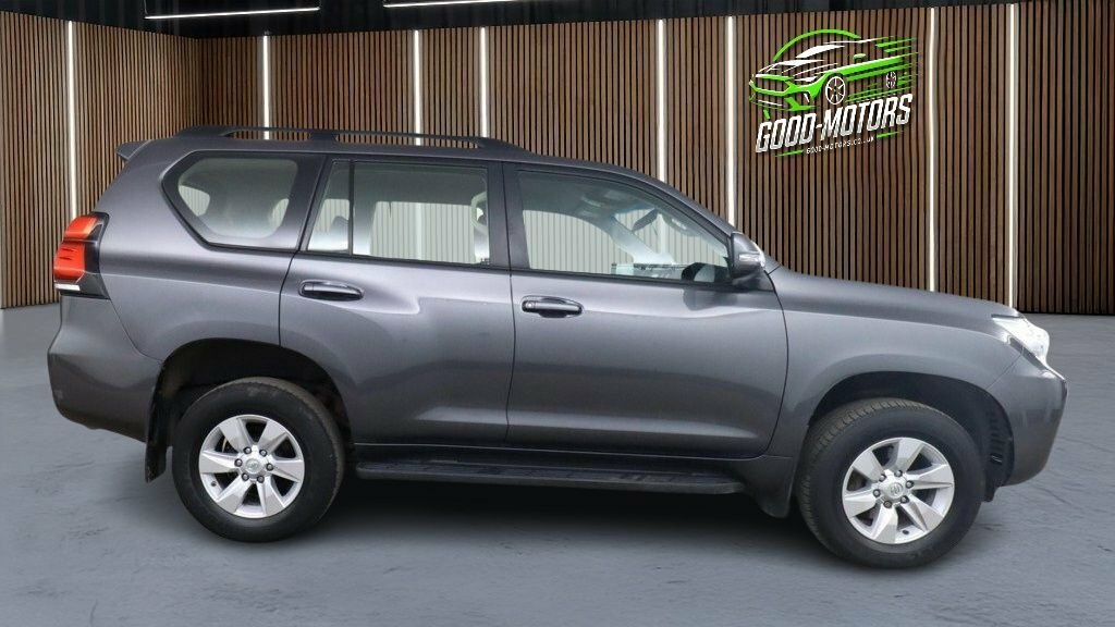 Toyota Land Cruiser 2.8L Active Grey