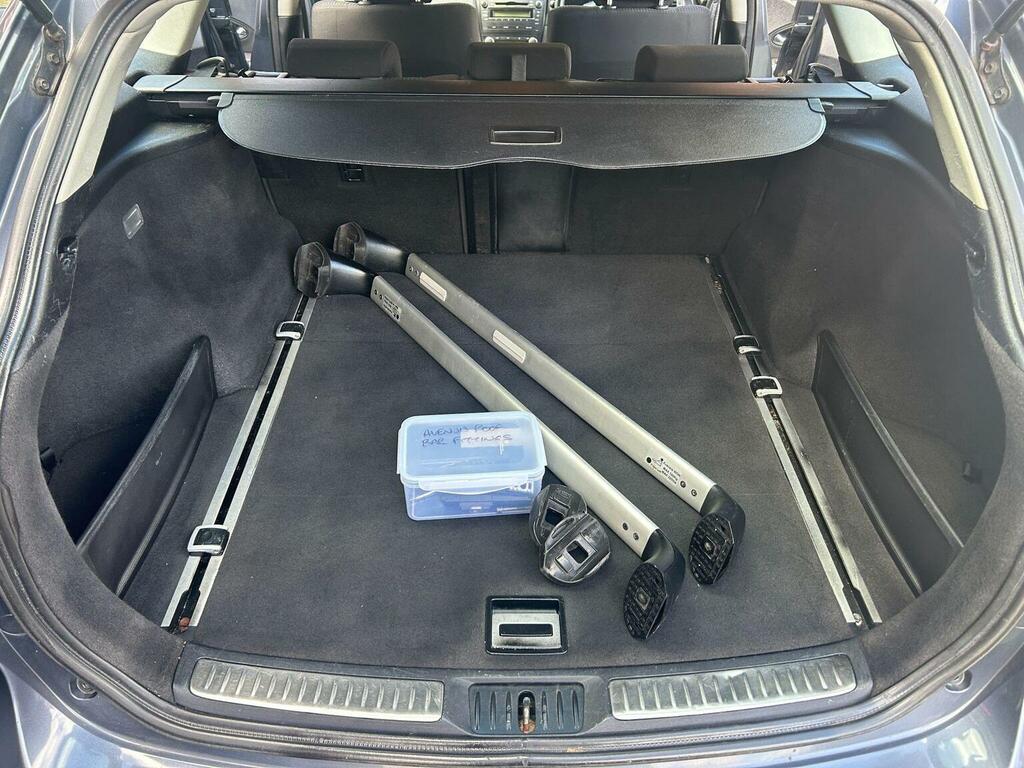 Toyota Avensis T2 Silver #13