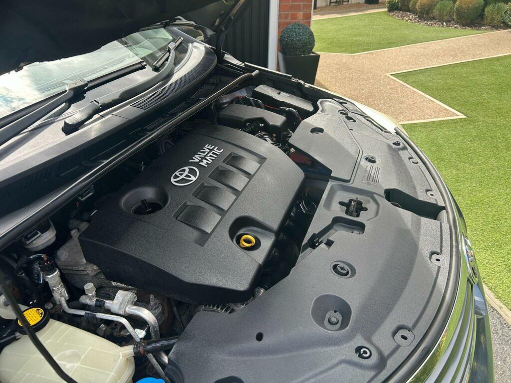 Toyota Avensis T2 Silver #17