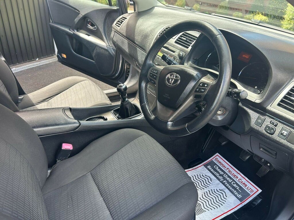 Toyota Avensis 1.8 V-matic Tr Tourer Euro 4 Blue #2
